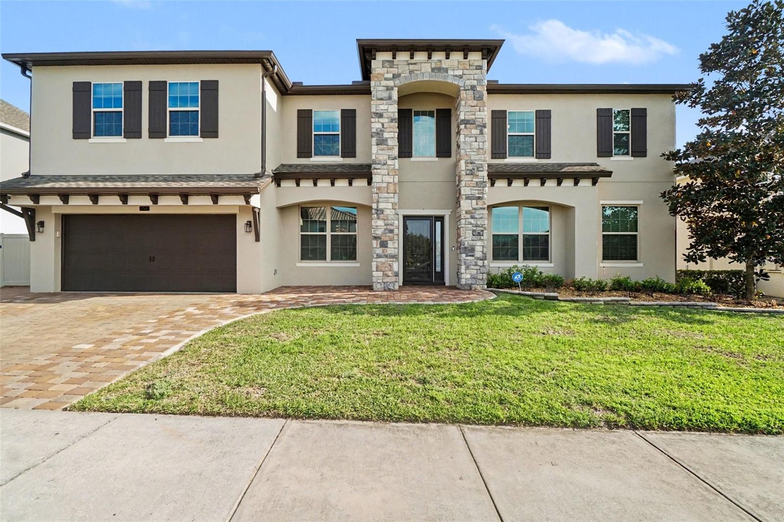 17987 Gourd Neck Loop Property Photo 2