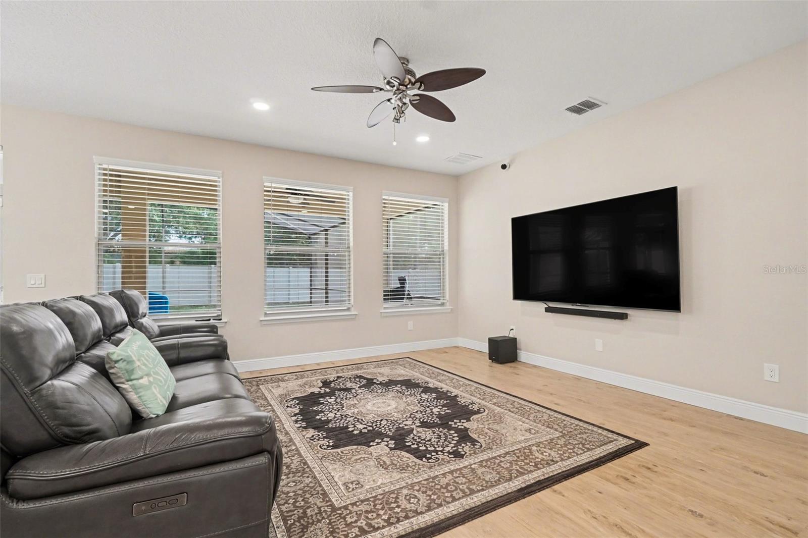 17987 Gourd Neck Loop Property Photo 7