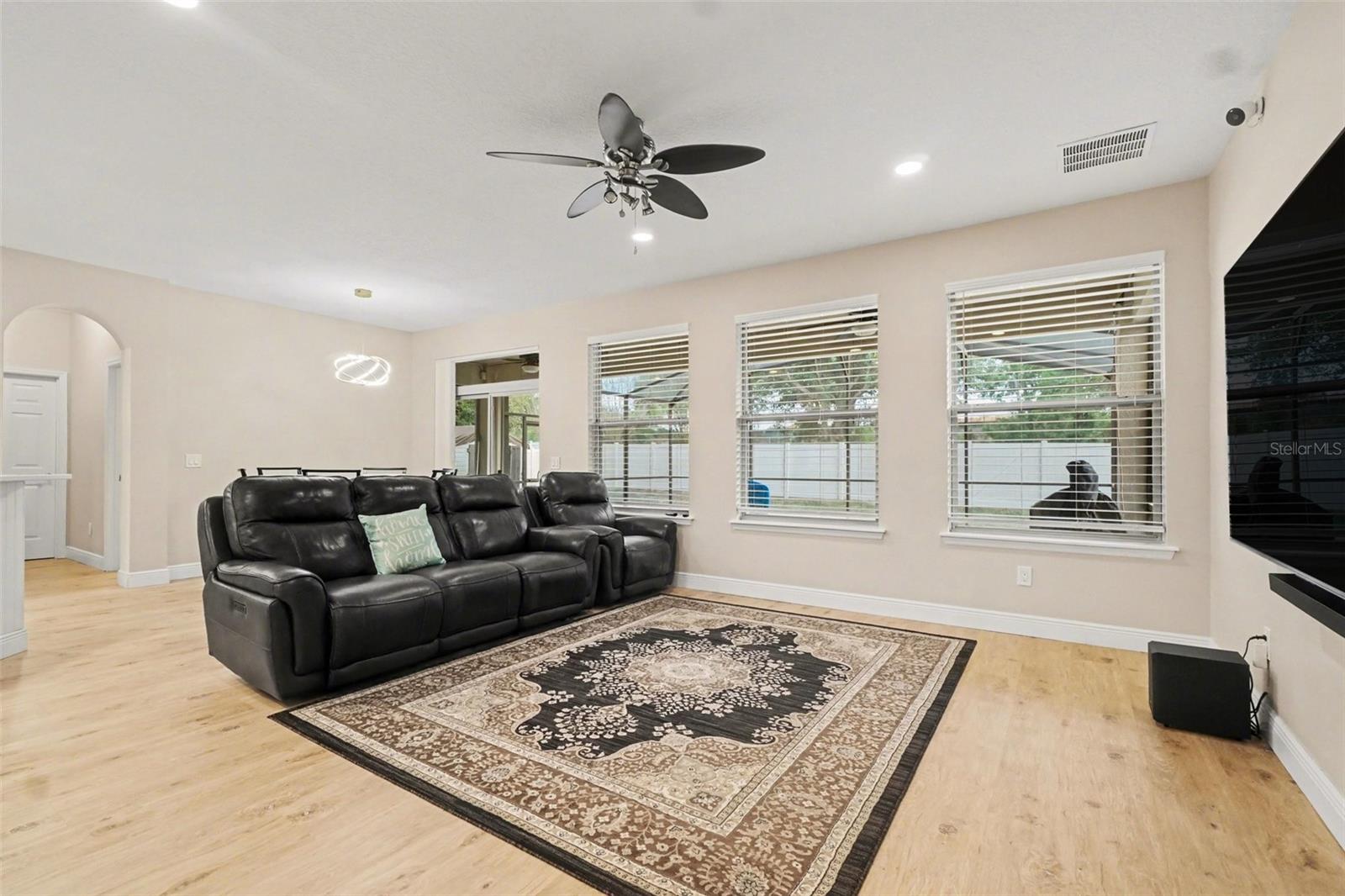 17987 Gourd Neck Loop Property Photo 8