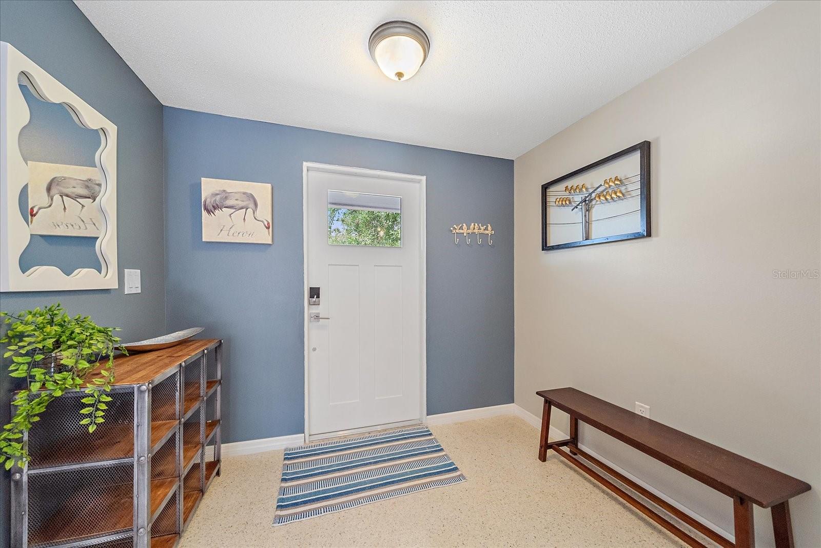 611 Venice Ln Property Photo 4