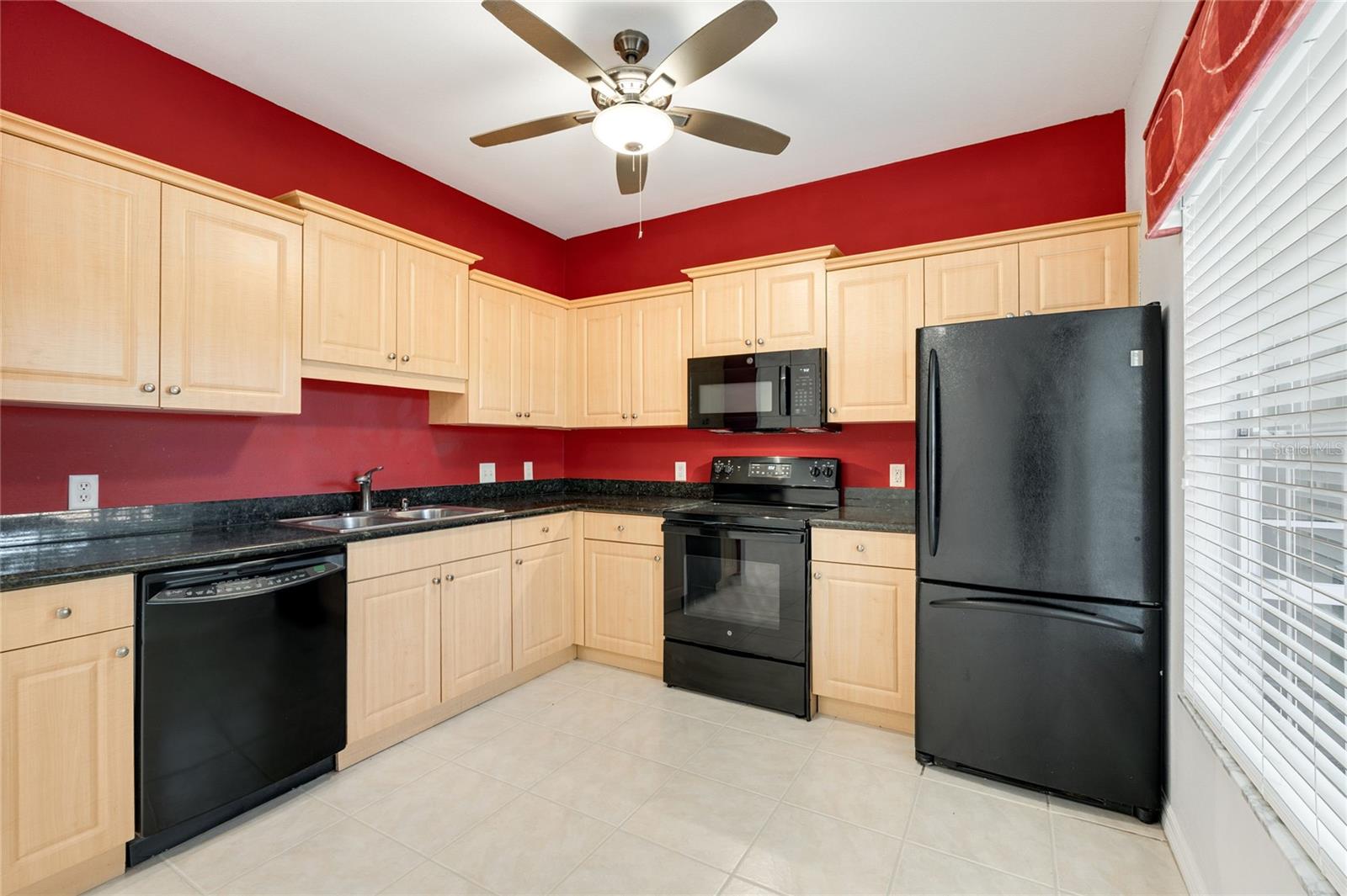 7698 Plantation Cir Property Photo 4