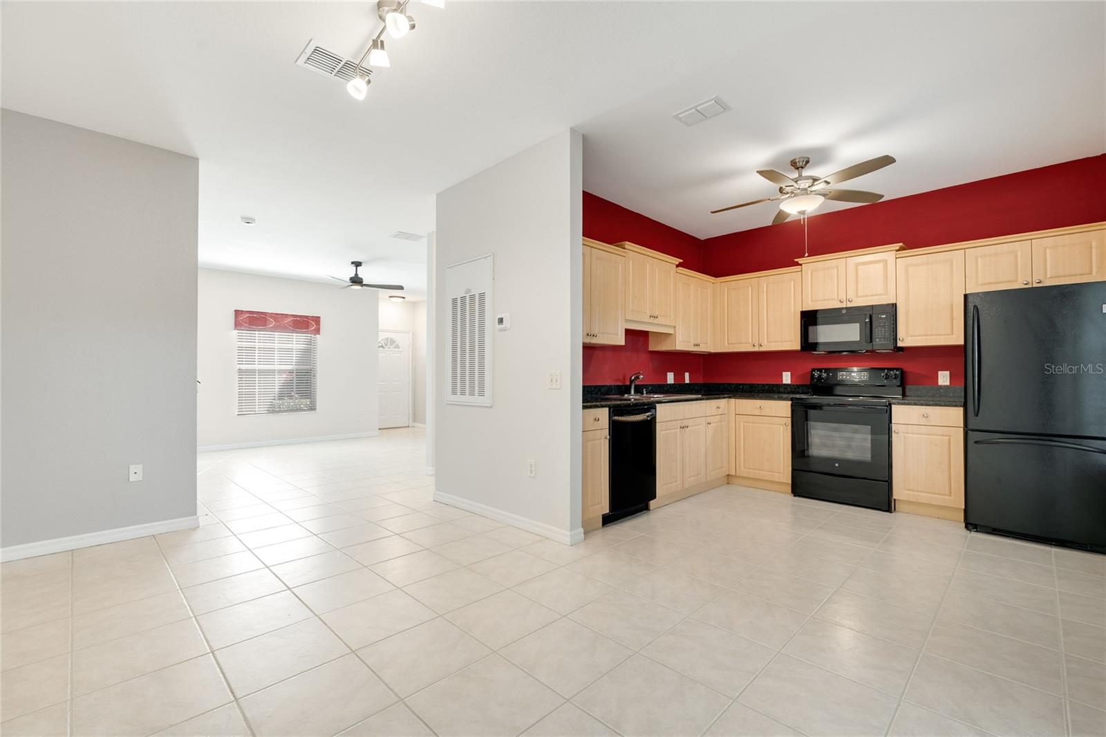 7698 Plantation Cir Property Photo 6