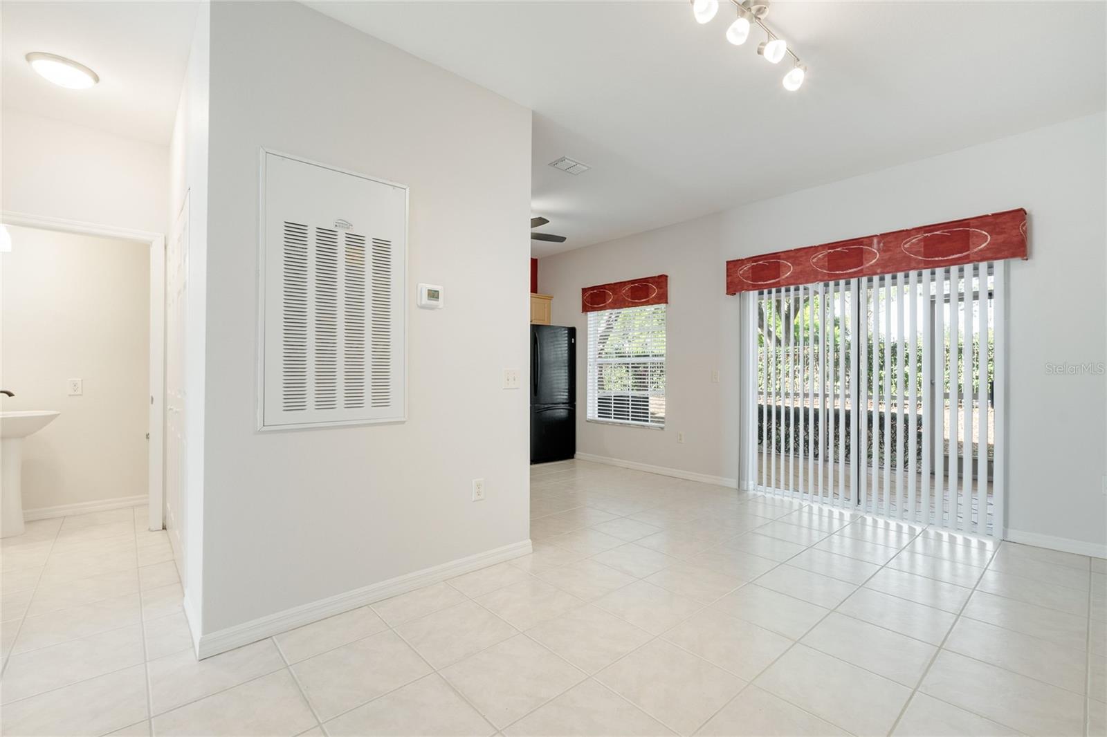 7698 Plantation Cir Property Photo 11