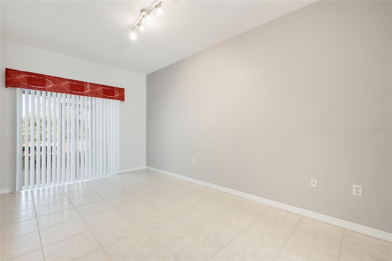 7698 Plantation Cir Property Photo 13
