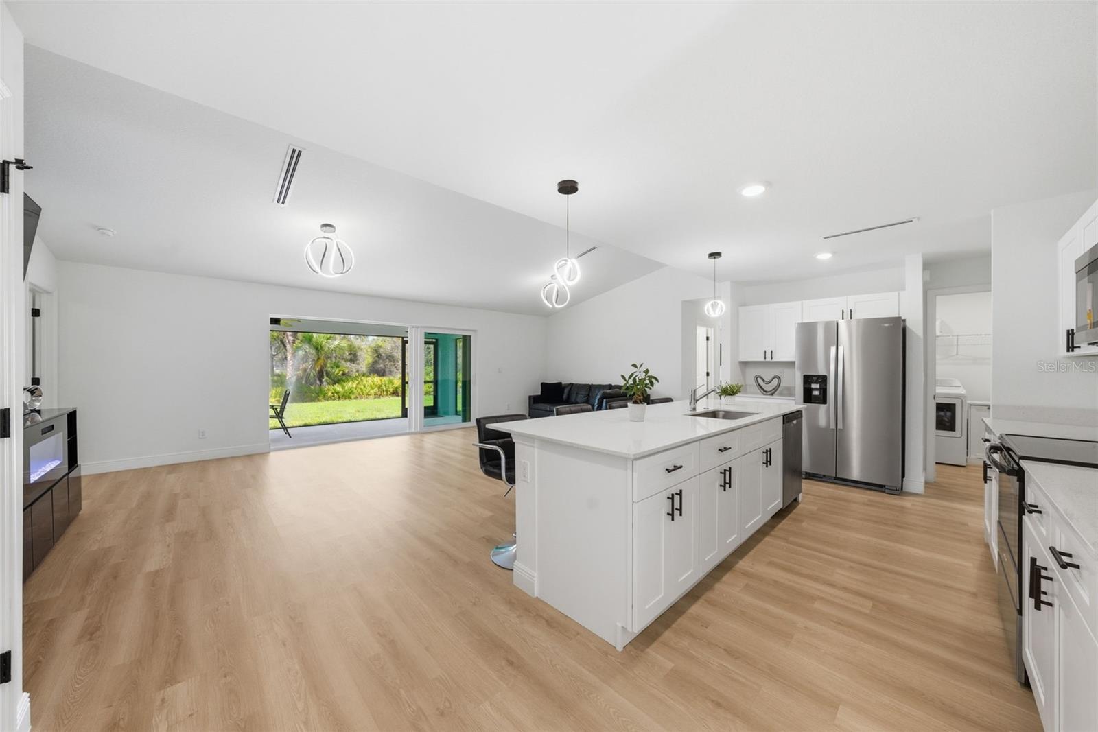 49 Troutdale St Property Photo 4