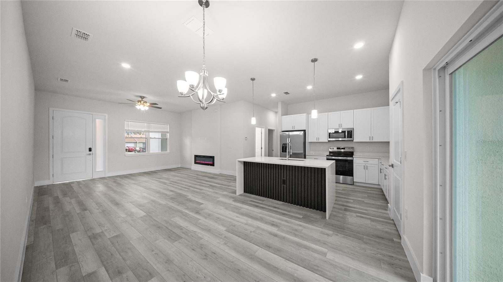 5244 Redwood Ter Property Photo 7