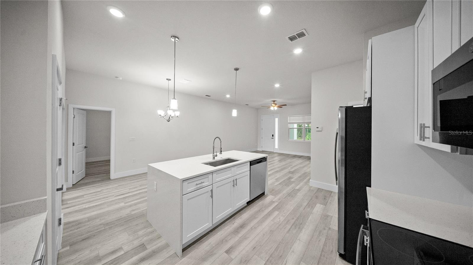 5244 Redwood Ter Property Photo 8