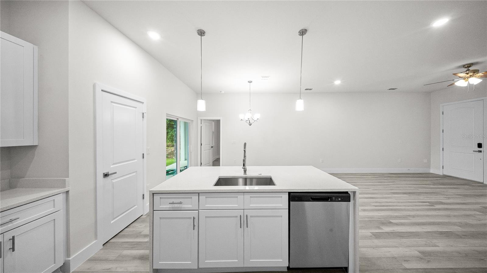 5244 Redwood Ter Property Photo 9