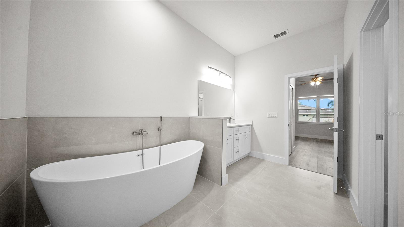 5244 Redwood Ter Property Photo 18