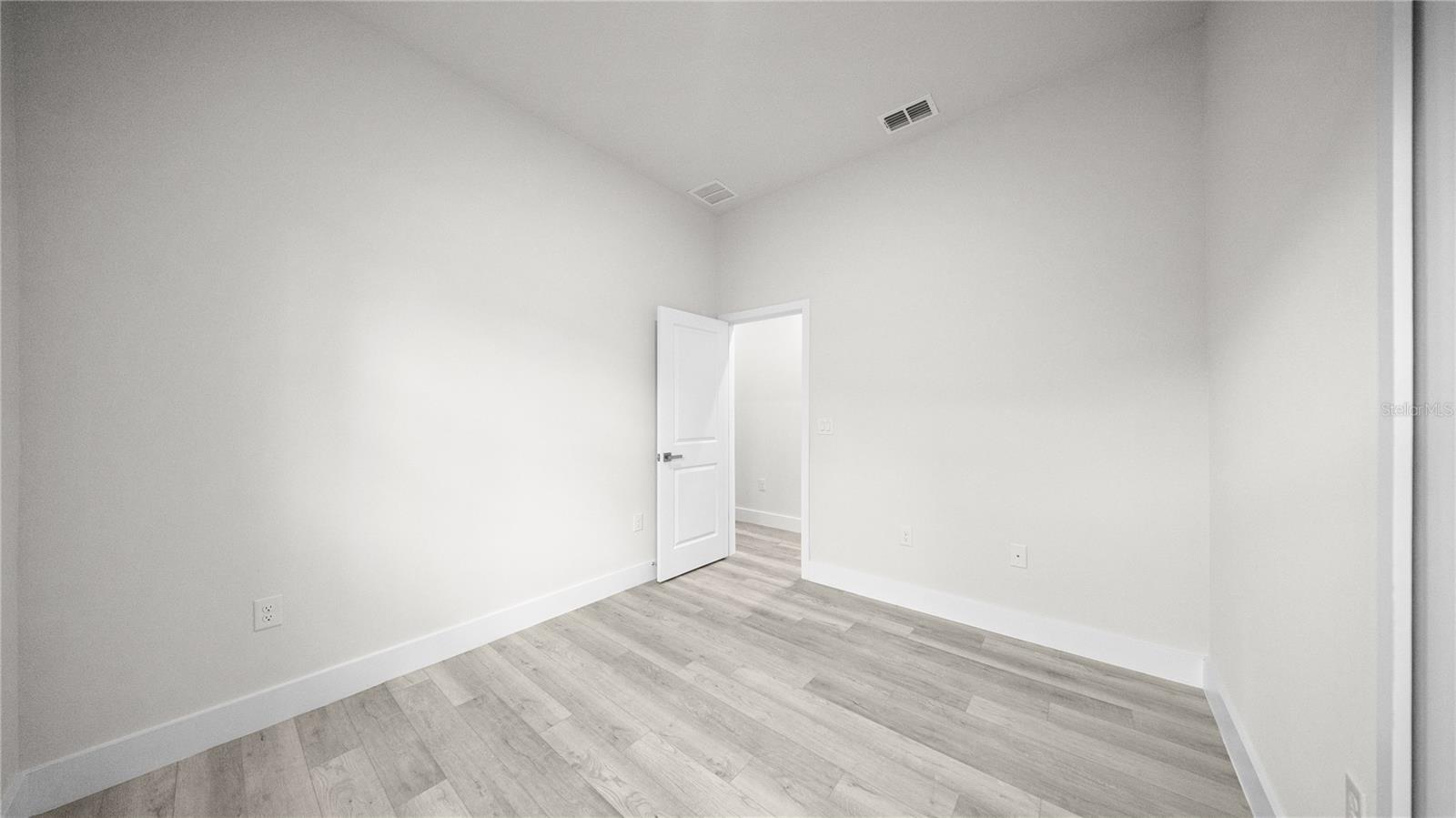 5244 Redwood Ter Property Photo 24