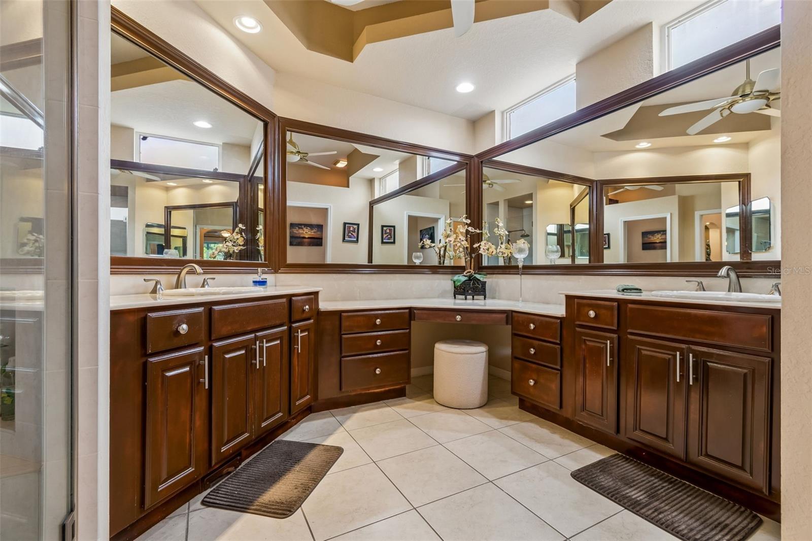 566 Planters Manor Way Property Photo 35