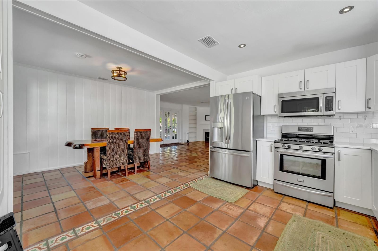 4237 Higel Ave Property Photo 12