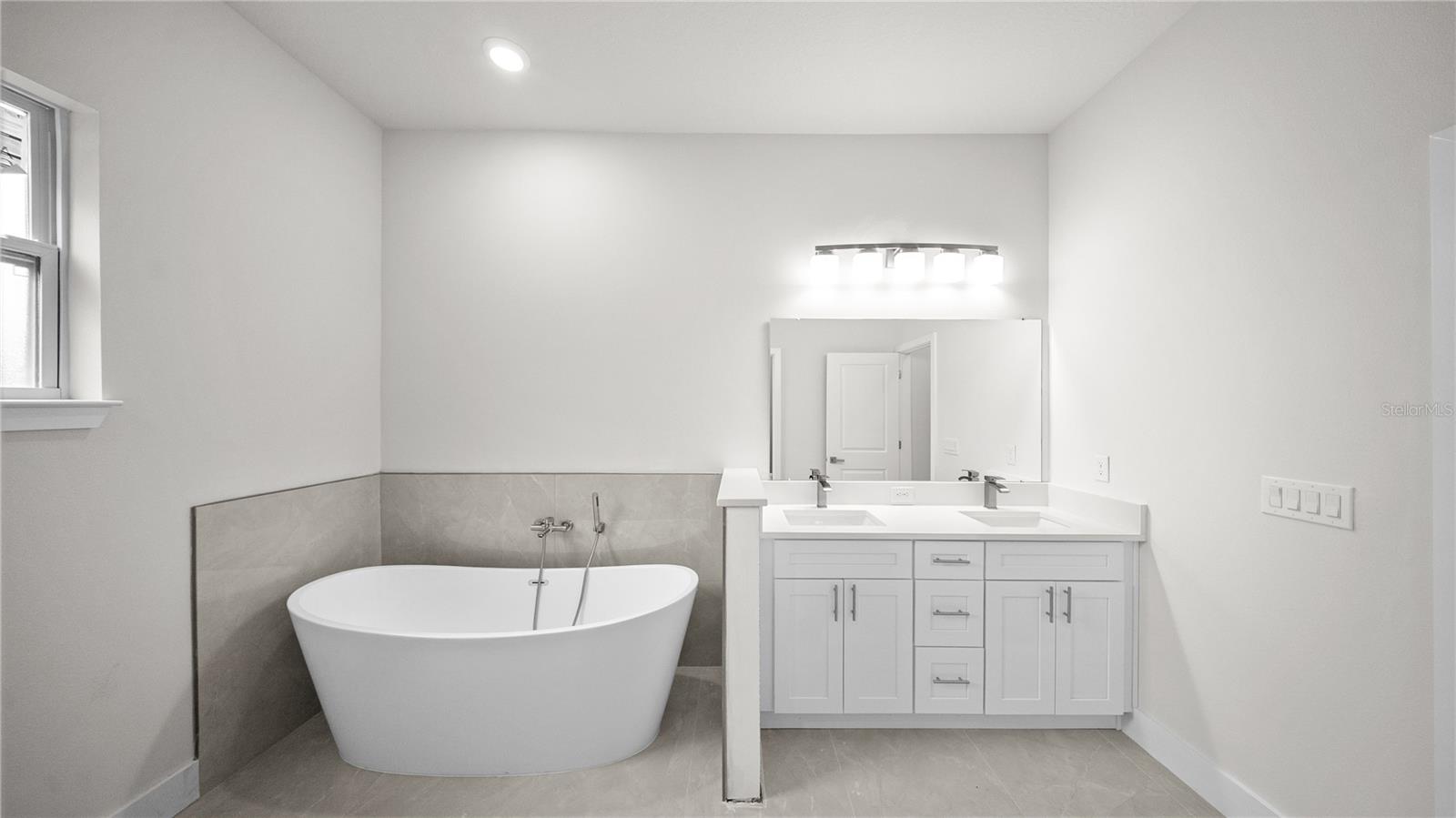18097 Cochran Blvd Property Photo 27