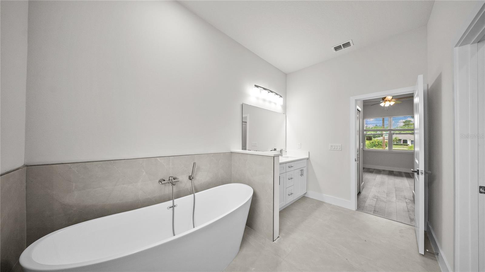 18097 Cochran Blvd Property Photo 28