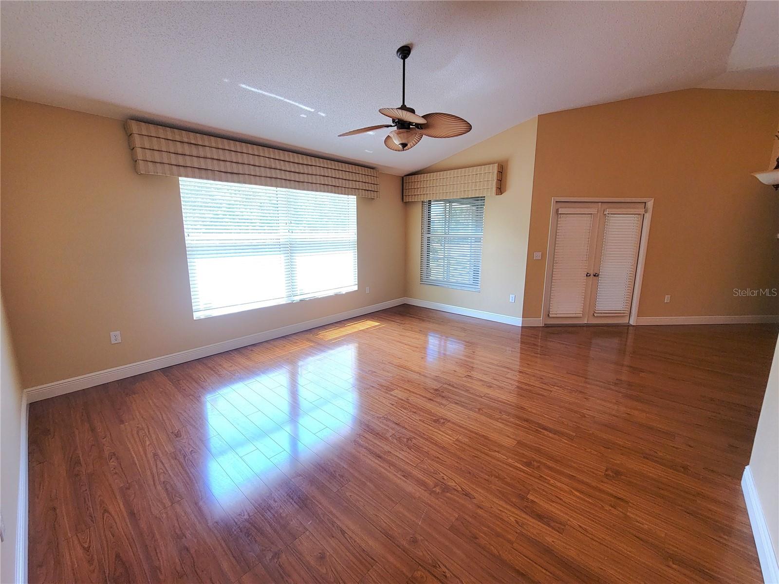 4220 Pinebrook Cir #14 Property Photo 3