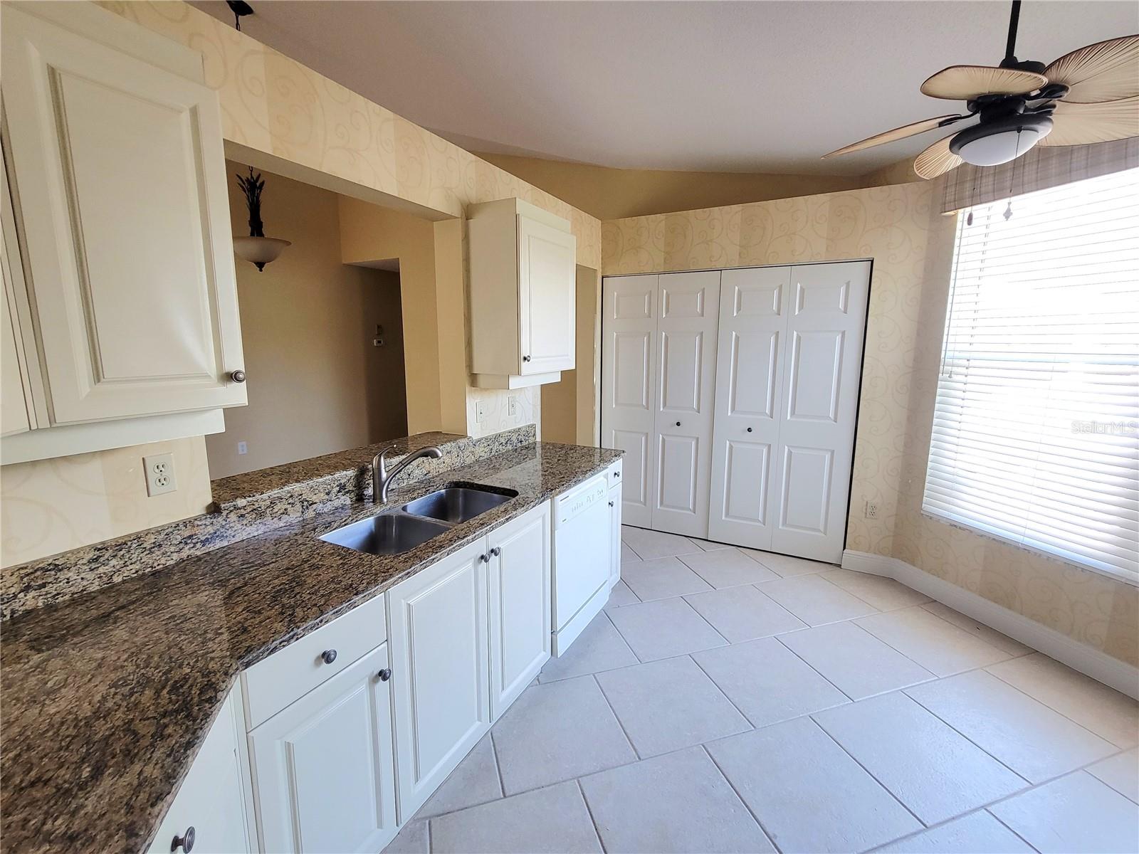 4220 Pinebrook Cir #14 Property Photo 6