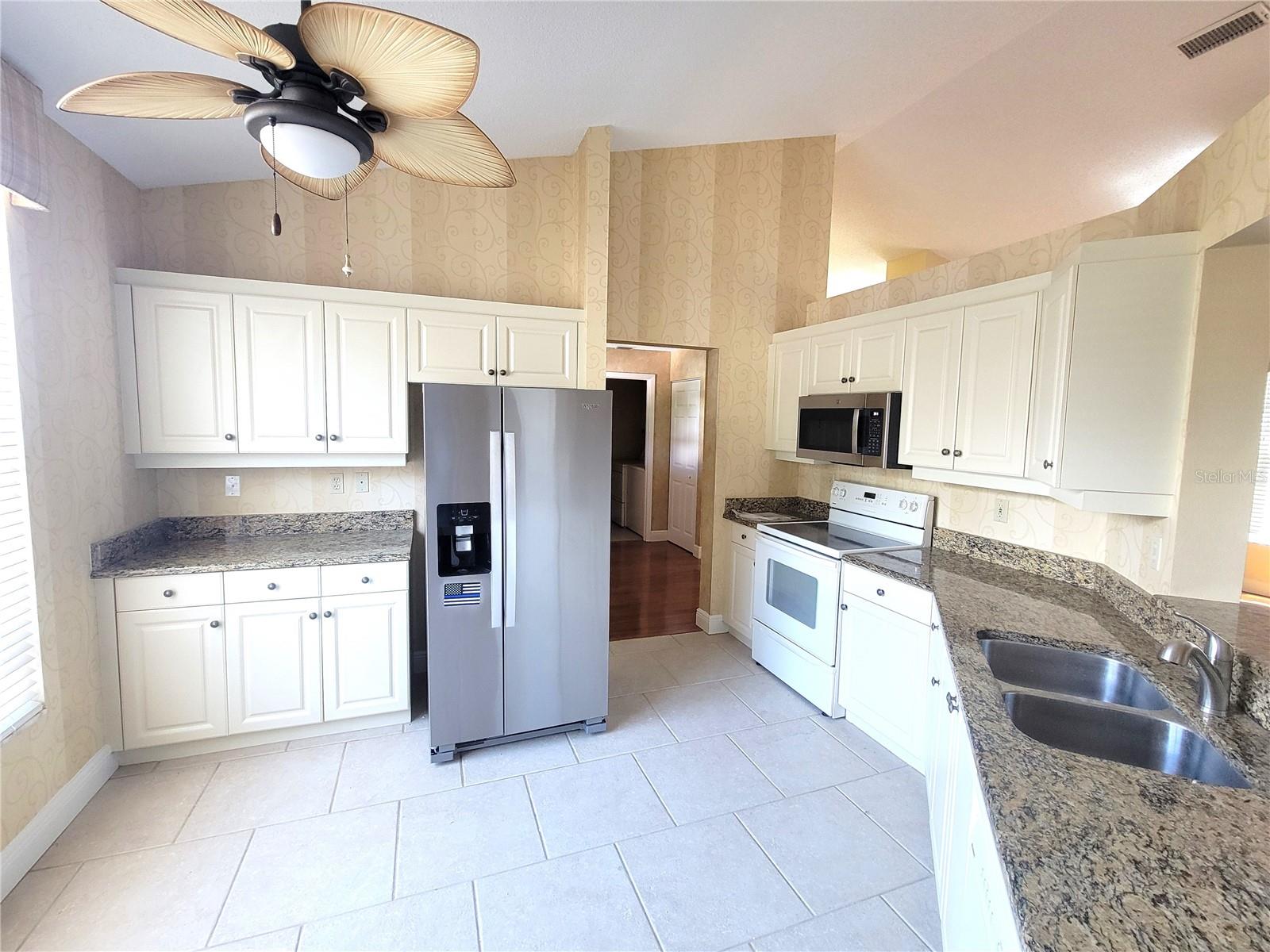 4220 Pinebrook Cir #14 Property Photo 7