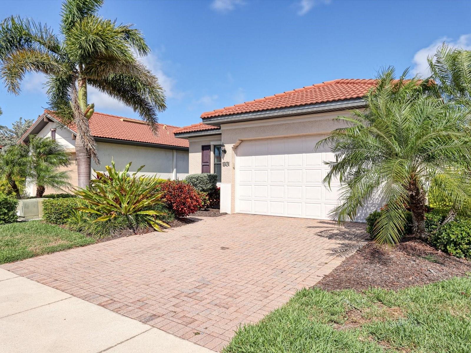 10424 Crooked Creek Dr Property Photo 3