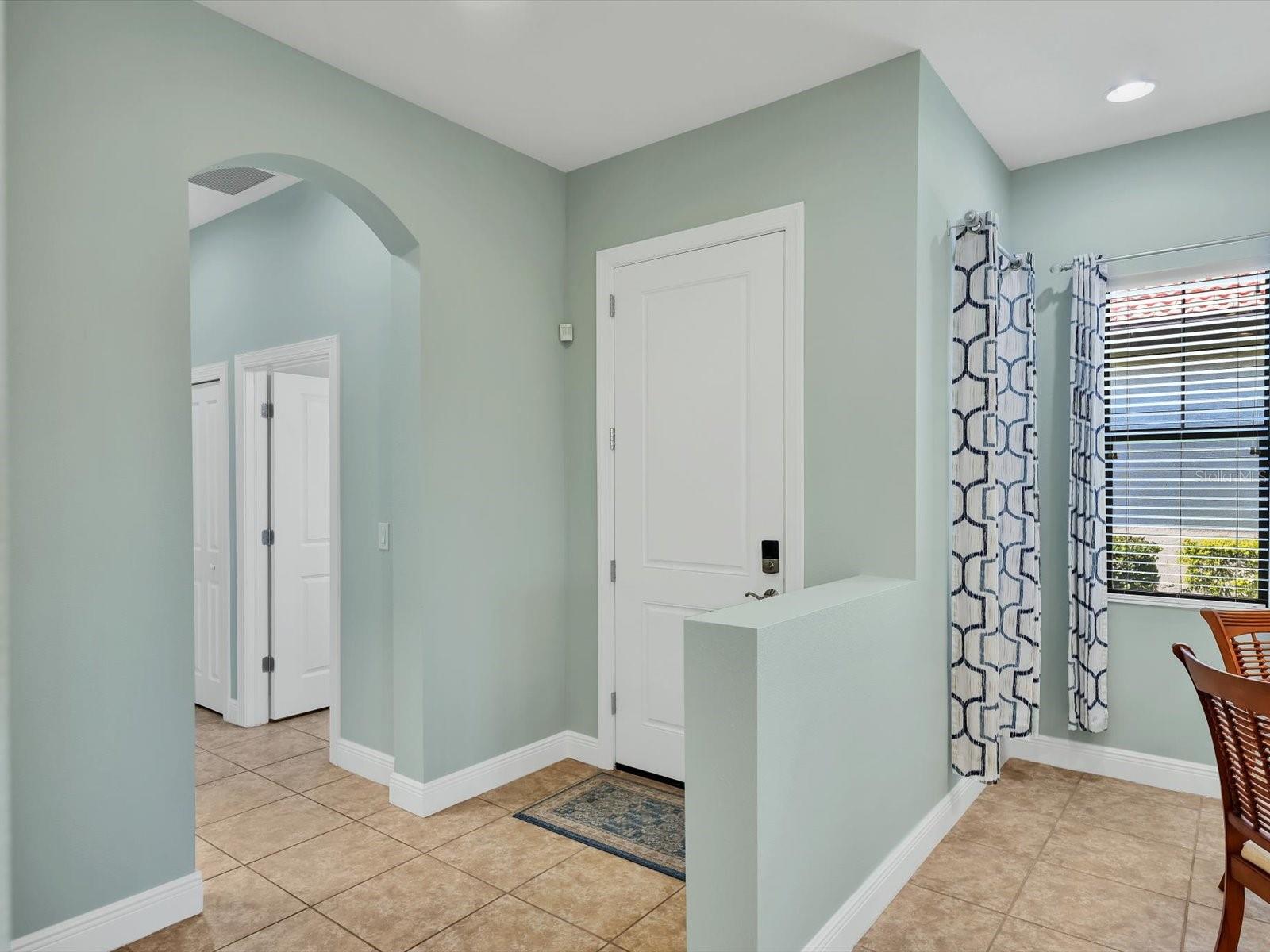 10424 Crooked Creek Dr Property Photo 6