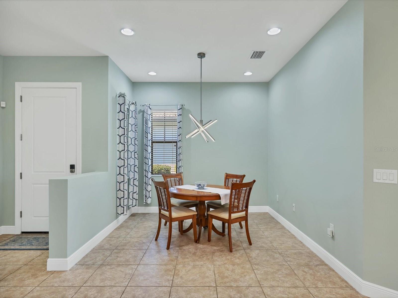 10424 Crooked Creek Dr Property Photo 21