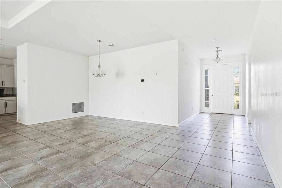 6702 Devesta Loop Property Photo 10