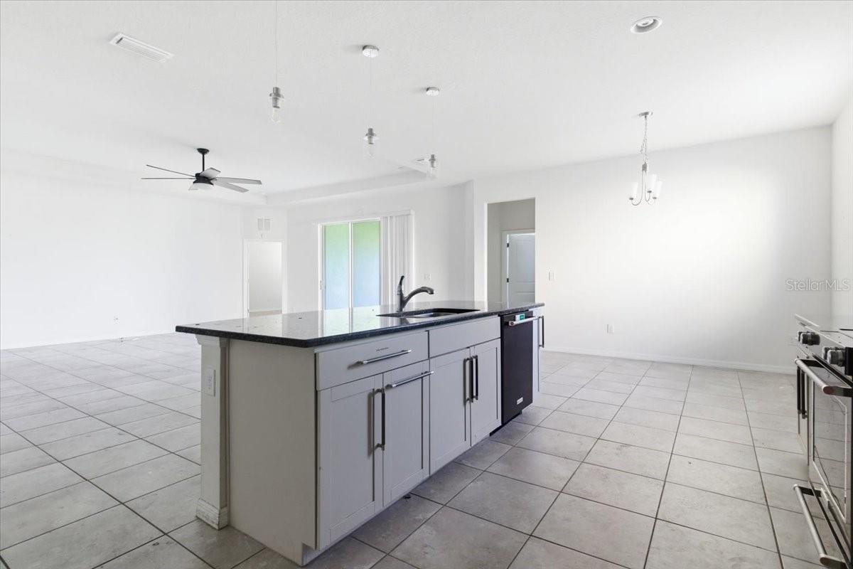 6702 Devesta Loop Property Photo 12