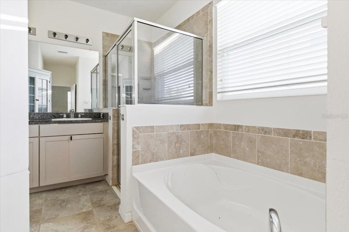 6702 Devesta Loop Property Photo 15