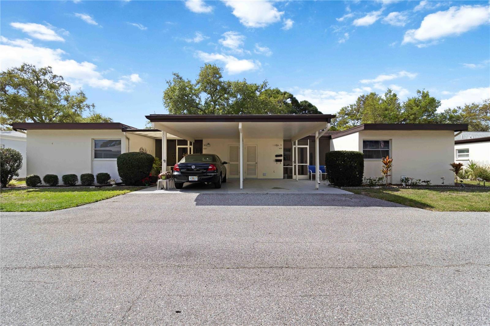 6215 GREEN VIEW CIR #74 Property Photo 1