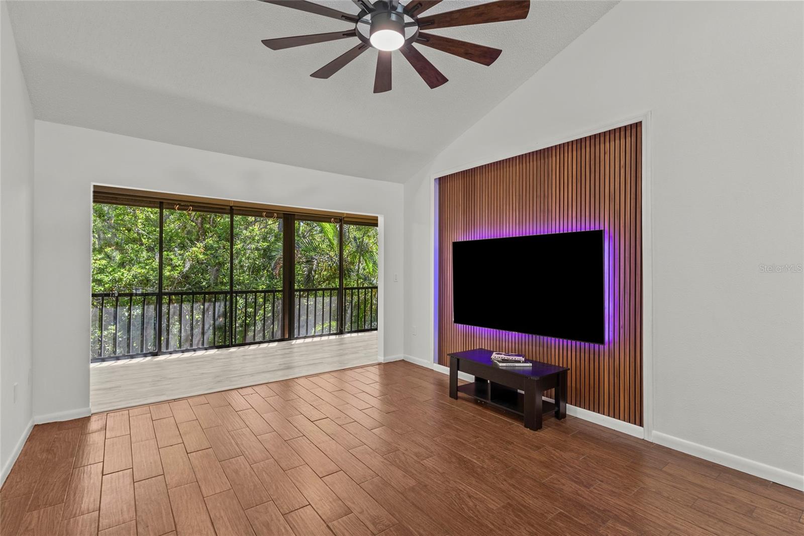 1636 Brookhouse Dr #230 Property Photo 4