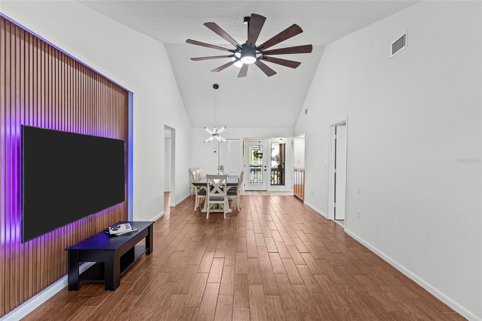 1636 Brookhouse Dr #230 Property Photo 6