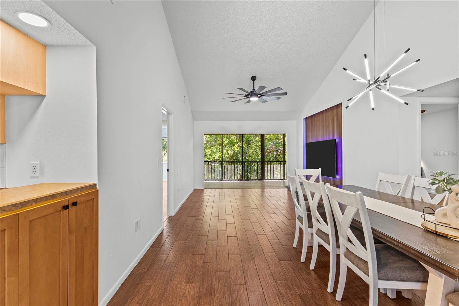 1636 Brookhouse Dr #230 Property Photo 7