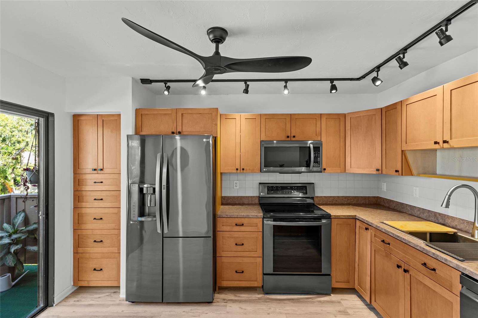 1636 Brookhouse Dr #230 Property Photo 10