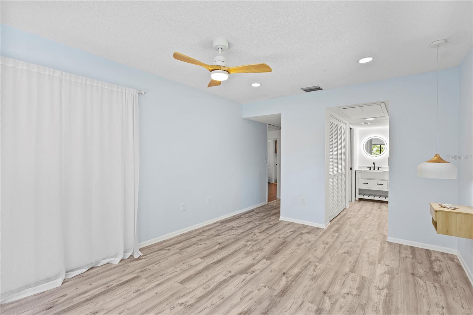 1636 Brookhouse Dr #230 Property Photo 18