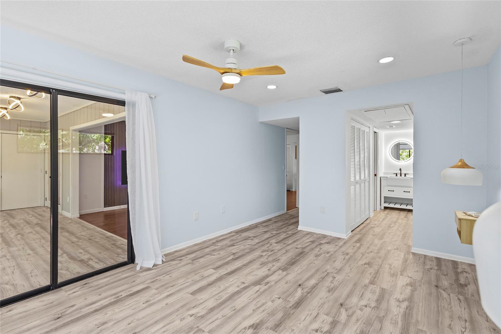 1636 Brookhouse Dr #230 Property Photo 20