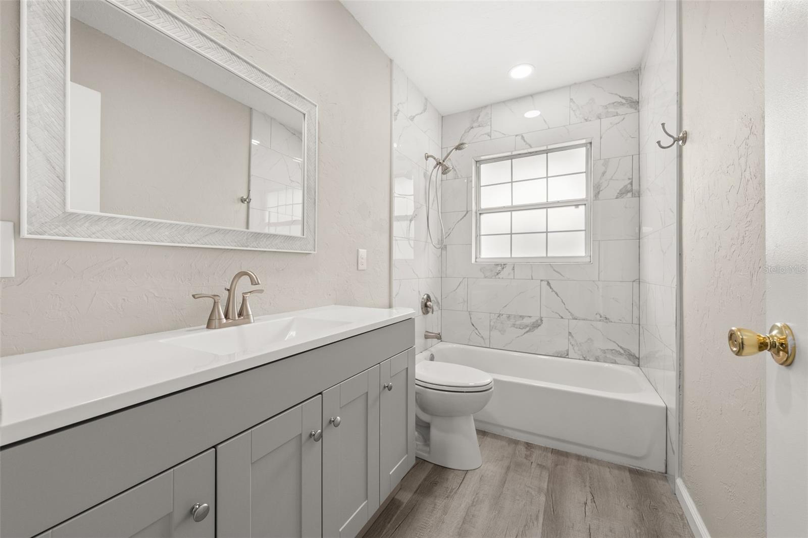 5929 Murdock Ave Property Photo 34