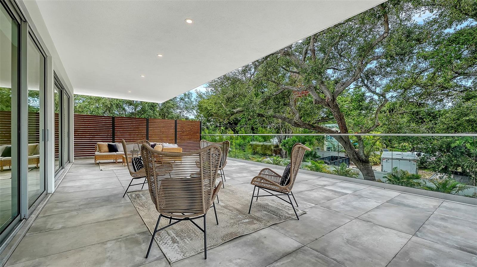 2050 Euclid Ter Property Photo 18
