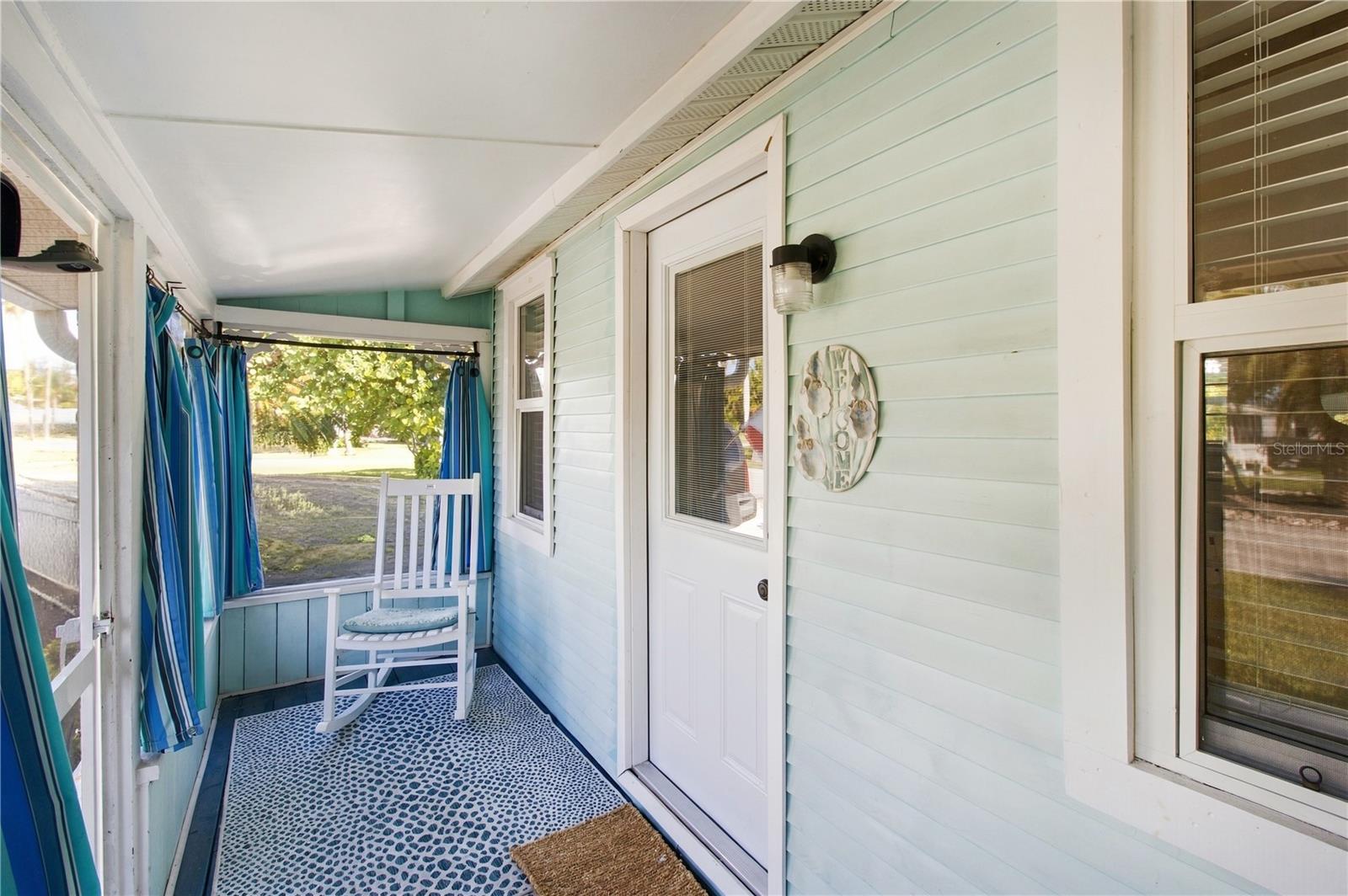 6980 Poinsetta Property Photo 3