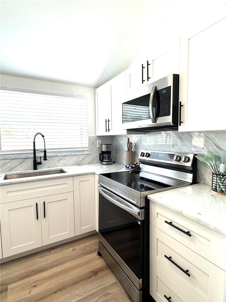 6980 Poinsetta Property Photo 12