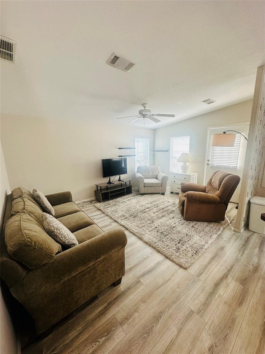 2305 Bay Dr Property Photo 5