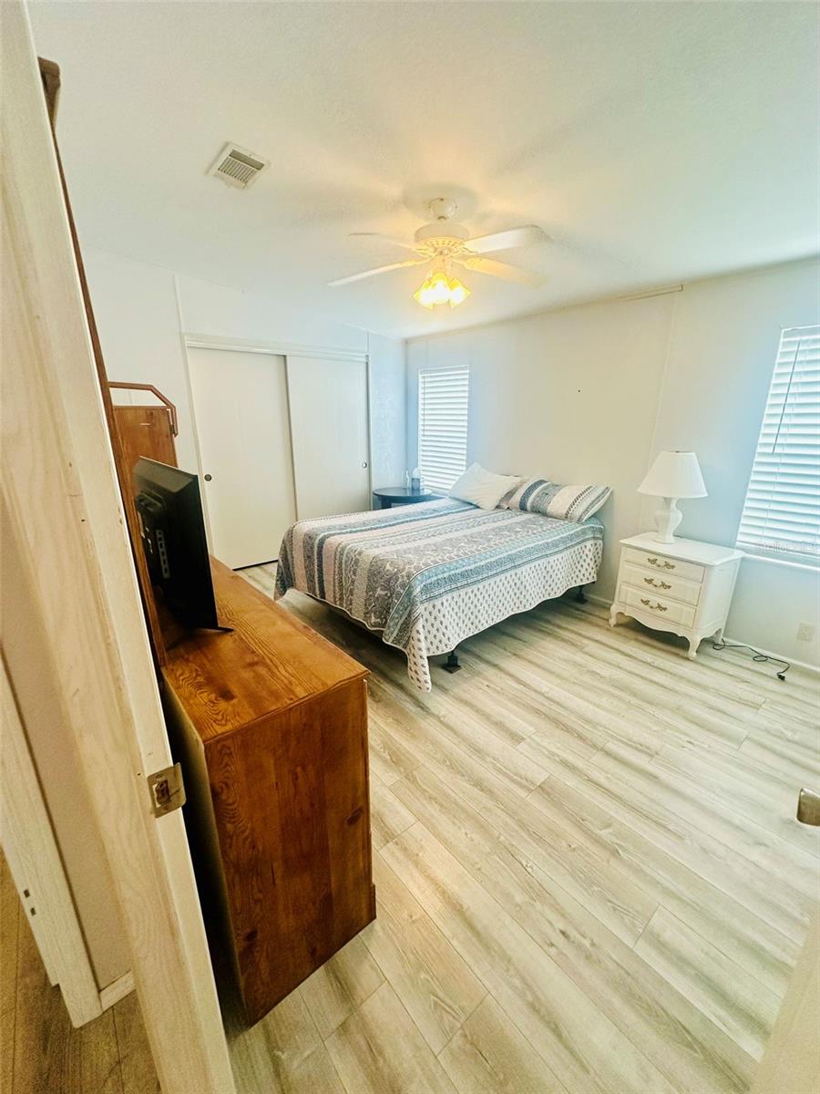 2305 Bay Dr Property Photo 11