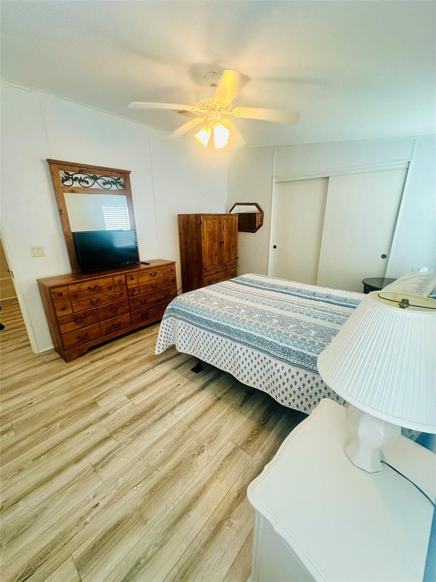 2305 Bay Dr Property Photo 12