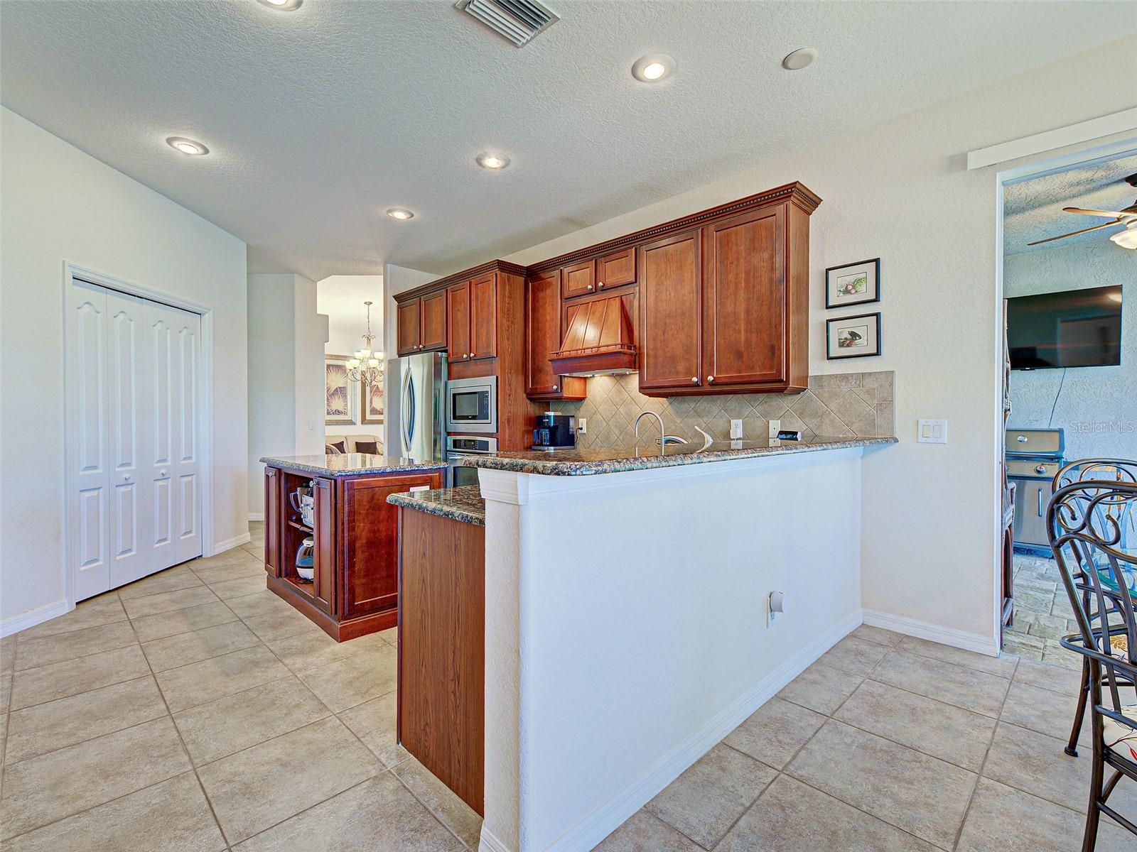 12082 Granite Woods Loop Property Photo 10