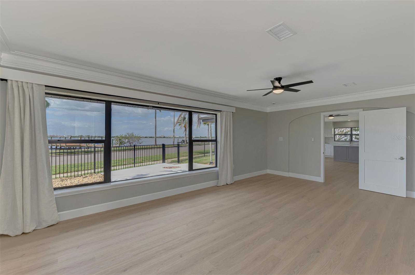 1822 Riverside Dr E Property Photo 18