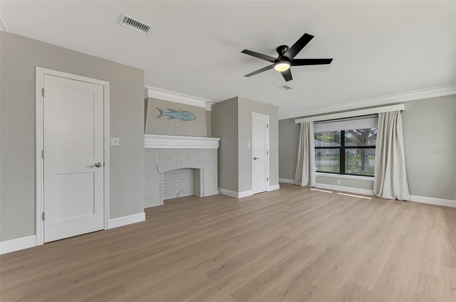 1822 Riverside Dr E Property Photo 20