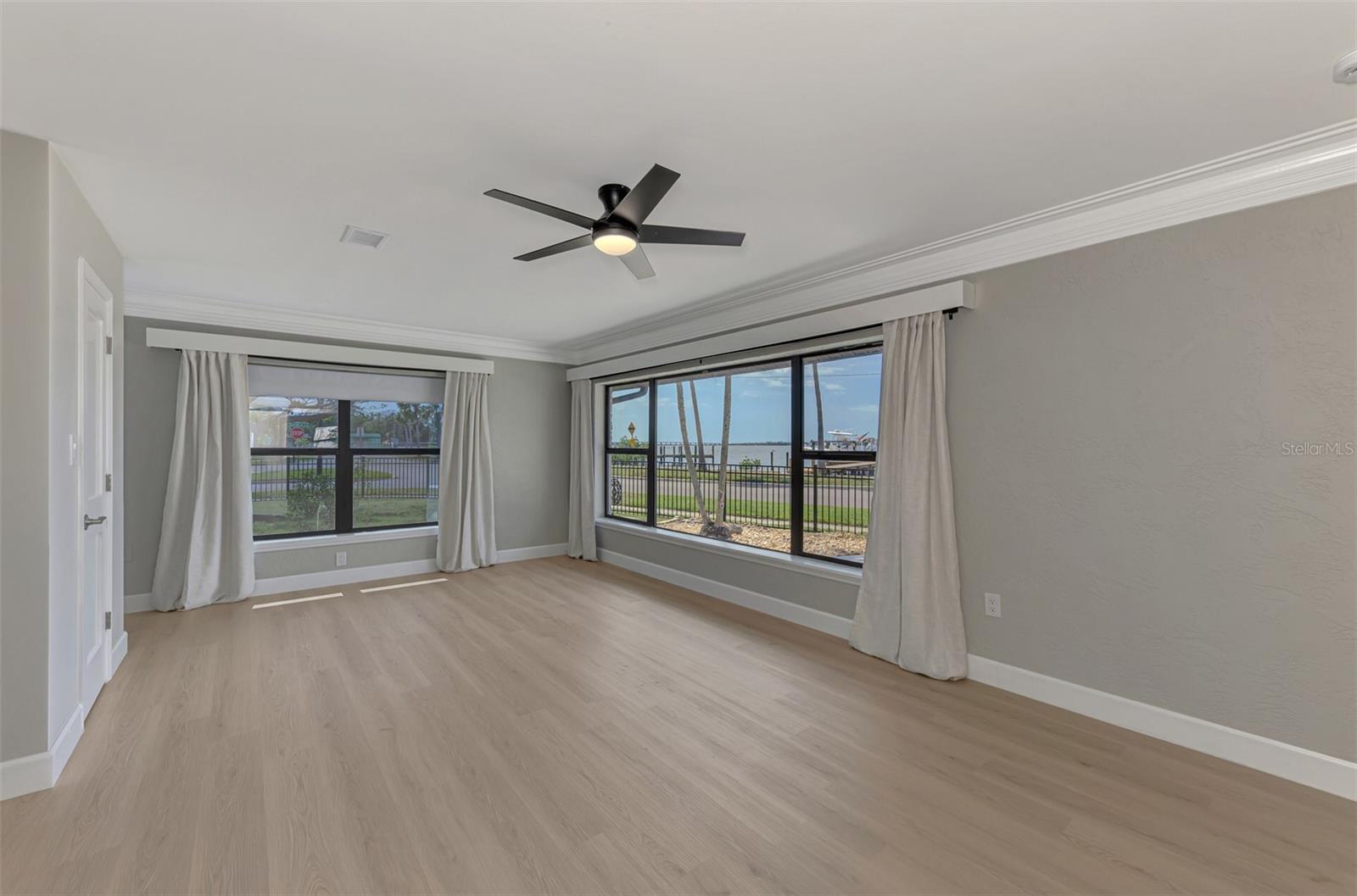 1822 Riverside Dr E Property Photo 21