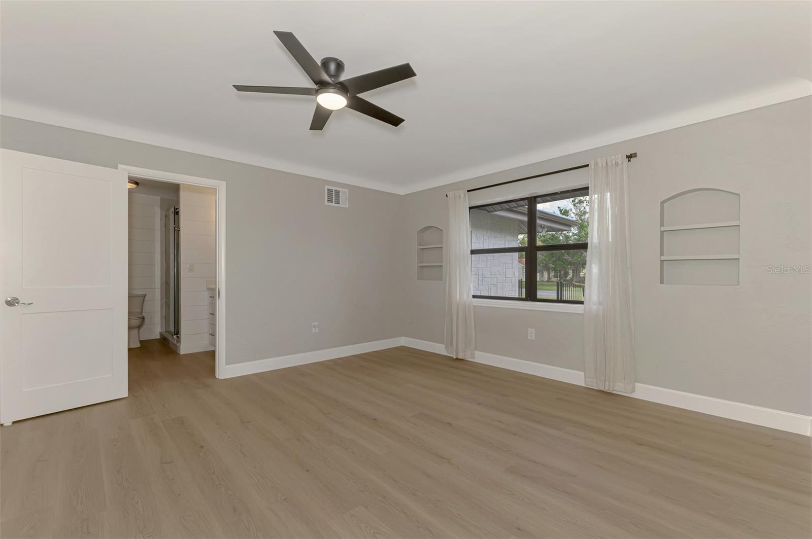 1822 Riverside Dr E Property Photo 25