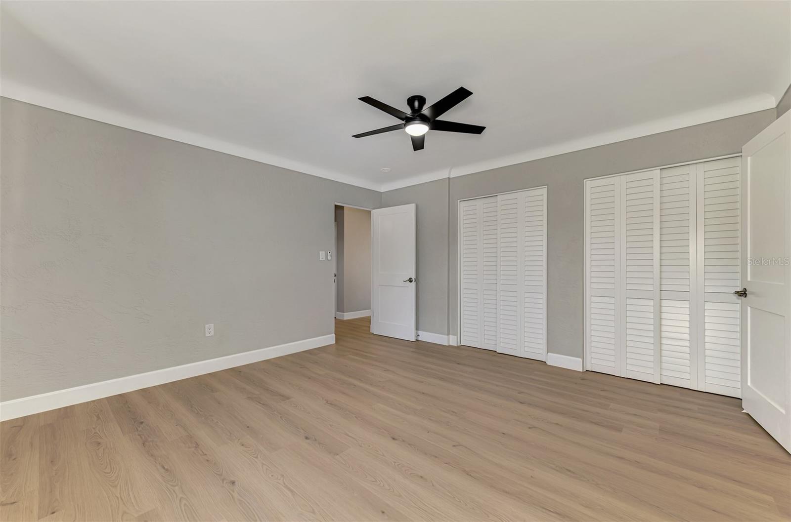 1822 Riverside Dr E Property Photo 26