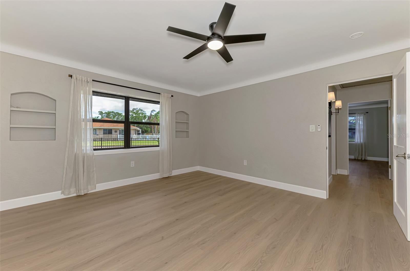 1822 Riverside Dr E Property Photo 27