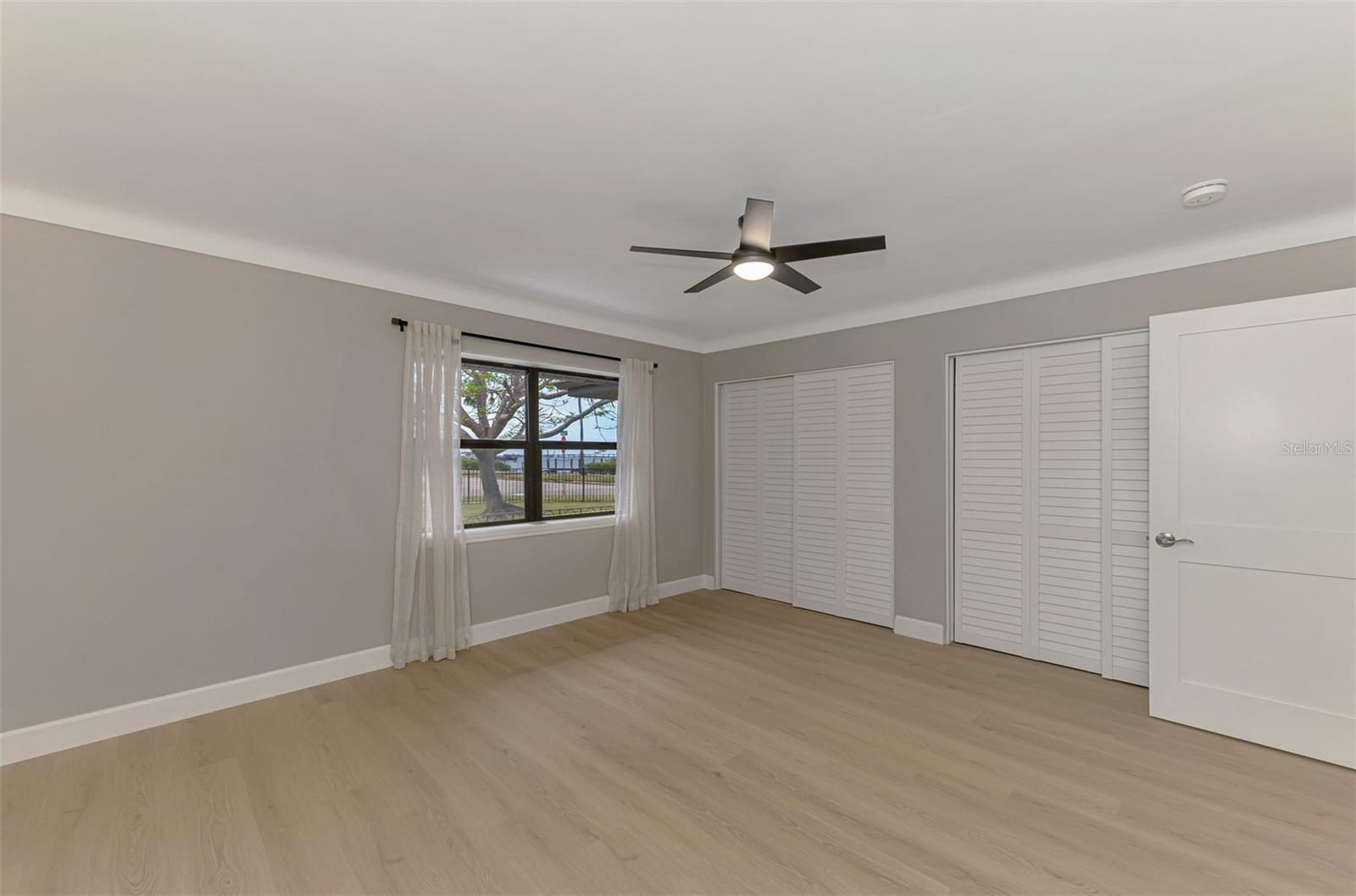 1822 Riverside Dr E Property Photo 34
