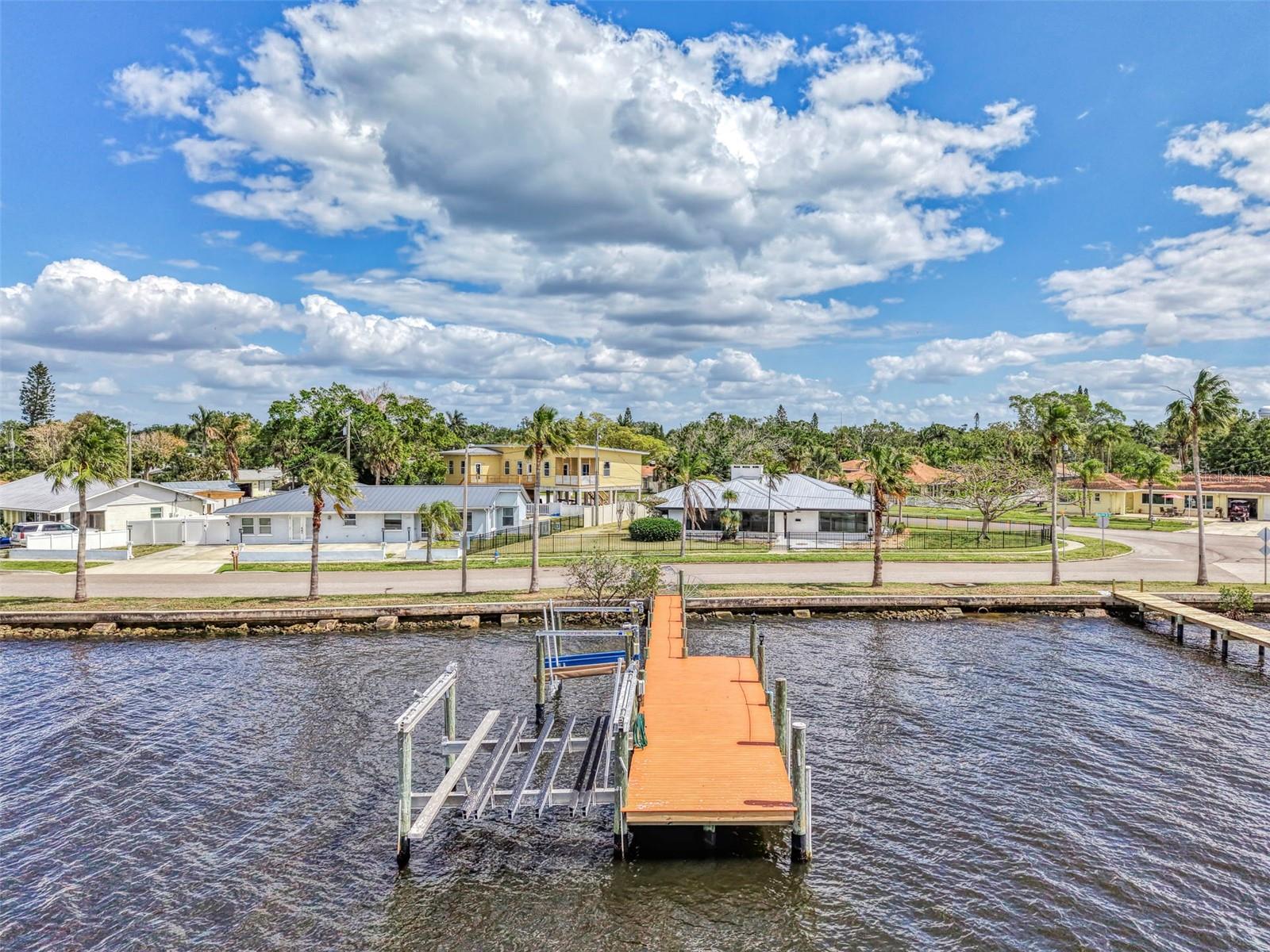 1822 Riverside Dr E Property Photo 40